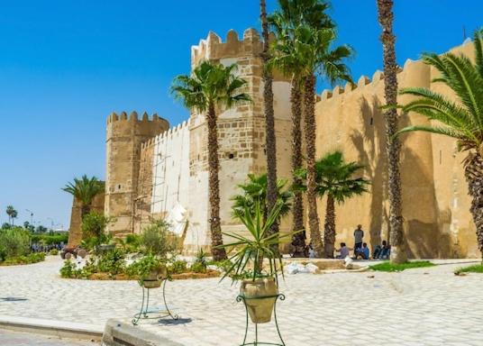 Villa Luxueuse Meublee Sfax Bagian luar foto